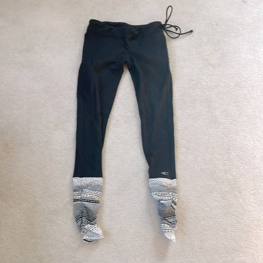 O’Neill surf leggings size small
